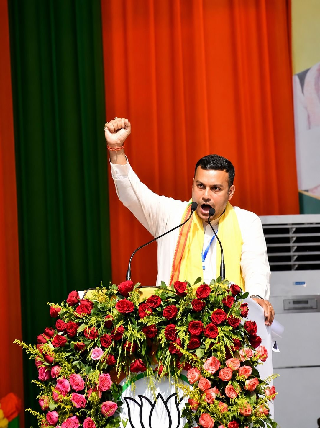 Shri Rajdeep Goala addressing the public in Udharbond